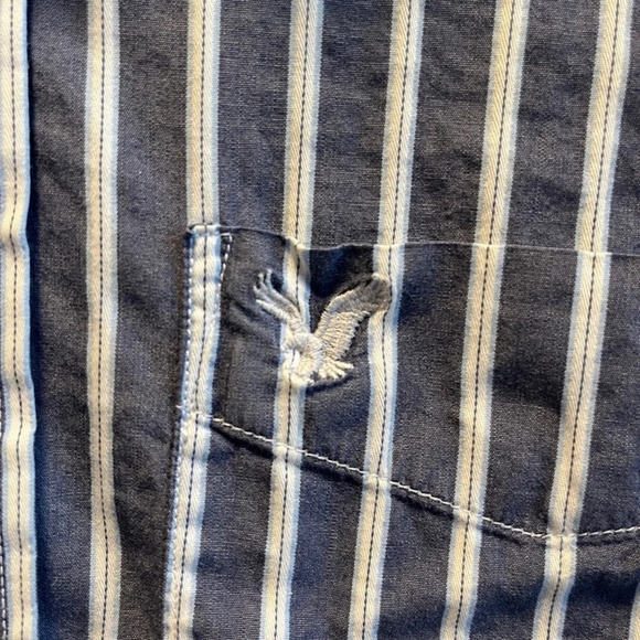 AEO Lomg Sleeve Button Down Shirt Sz Md - Picture 3 of 6